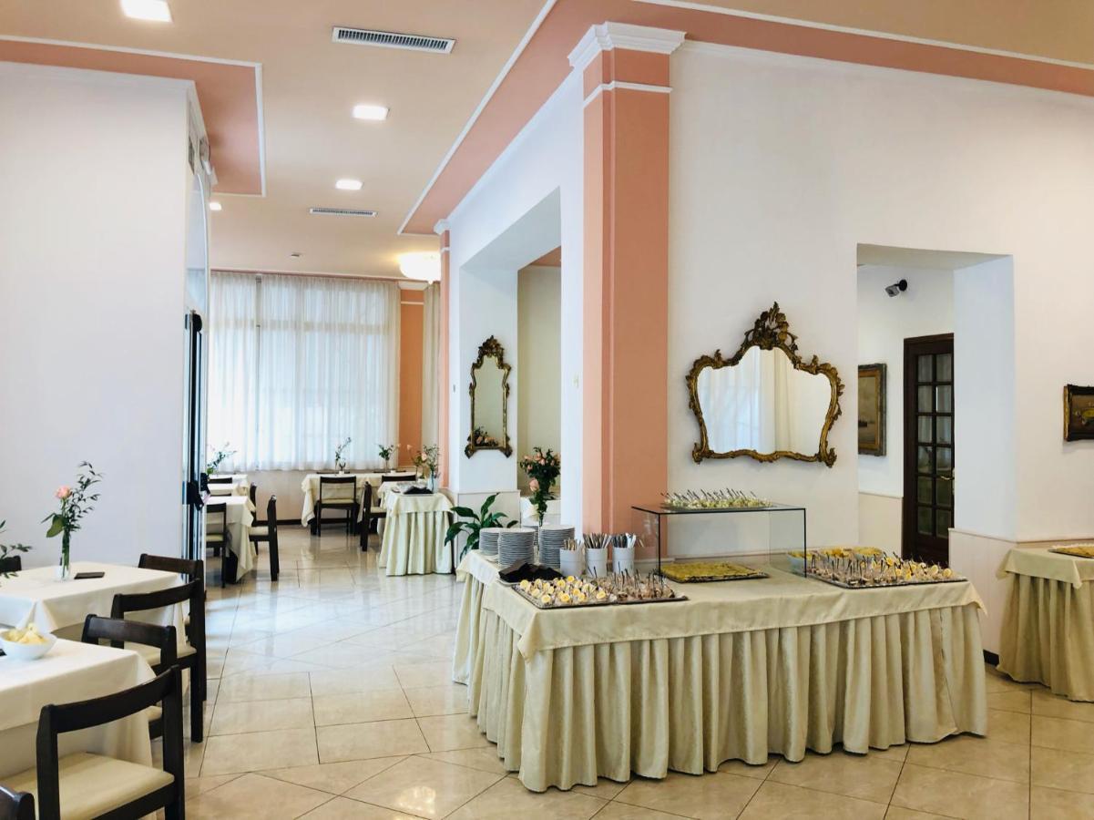 Hotel Eletto San Remo Kültér fotó